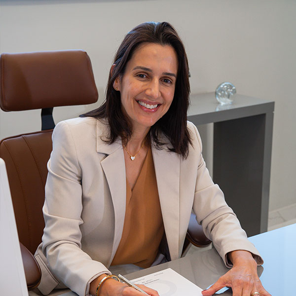 Retrato da Dra. Rosângela Guedes, infectologista